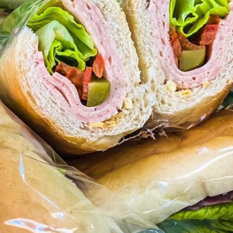 ساندویچ سرد کالباس قارچ و مرغ اوریال